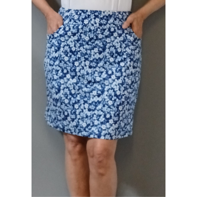 Jupe culotte fond marine imprimé de fleurs bleues et blanches